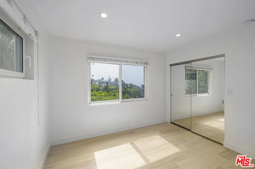 2442 S Coast Highway #8 Laguna Beach, CA 92651