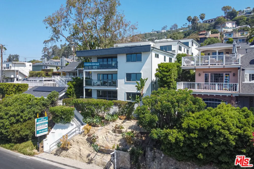 2442 S Coast Highway #8 Laguna Beach, CA 92651