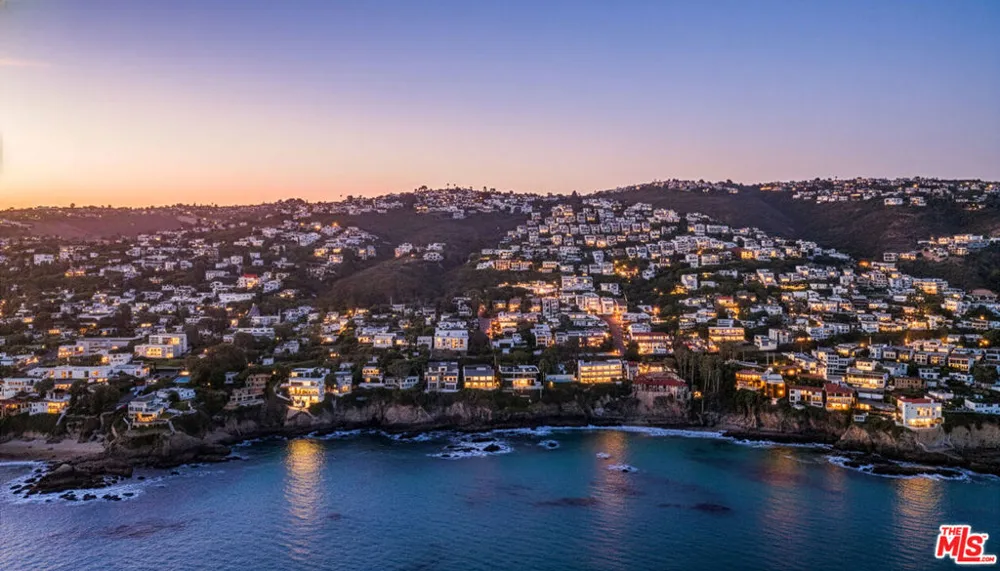2442 S Coast Highway #8 Laguna Beach, CA 92651