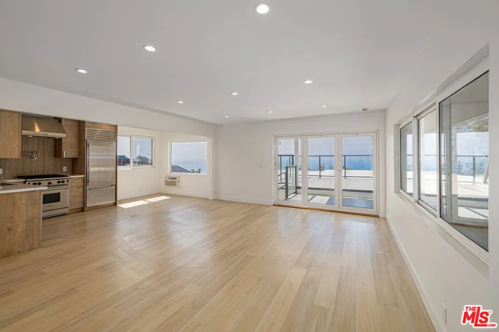 2442 S Coast Highway #8 Laguna Beach, CA 92651