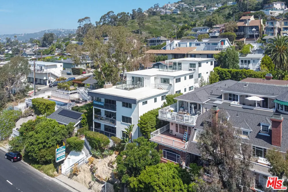 2442 S Coast Highway #8 Laguna Beach, CA 92651