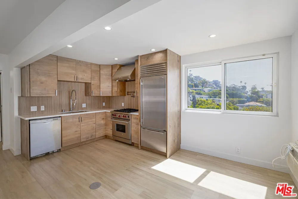 2442 S Coast Highway #8 Laguna Beach, CA 92651