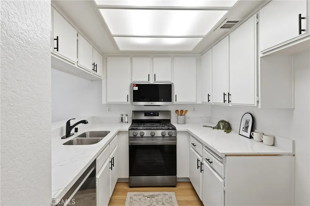 1100 Euclid Long Beach, CA 90804