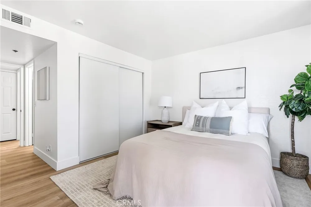 1100 Euclid Long Beach, CA 90804