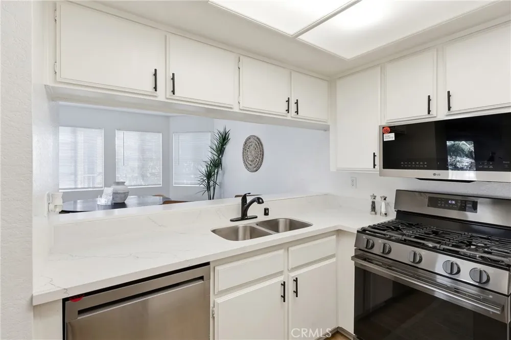 1100 Euclid Long Beach, CA 90804