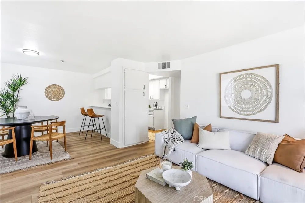 1100 Euclid Long Beach, CA 90804