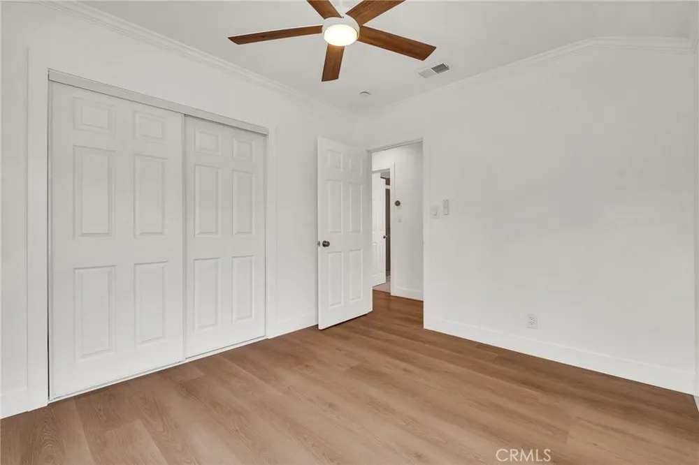 20756 Saticoy Street Winnetka, CA 91306