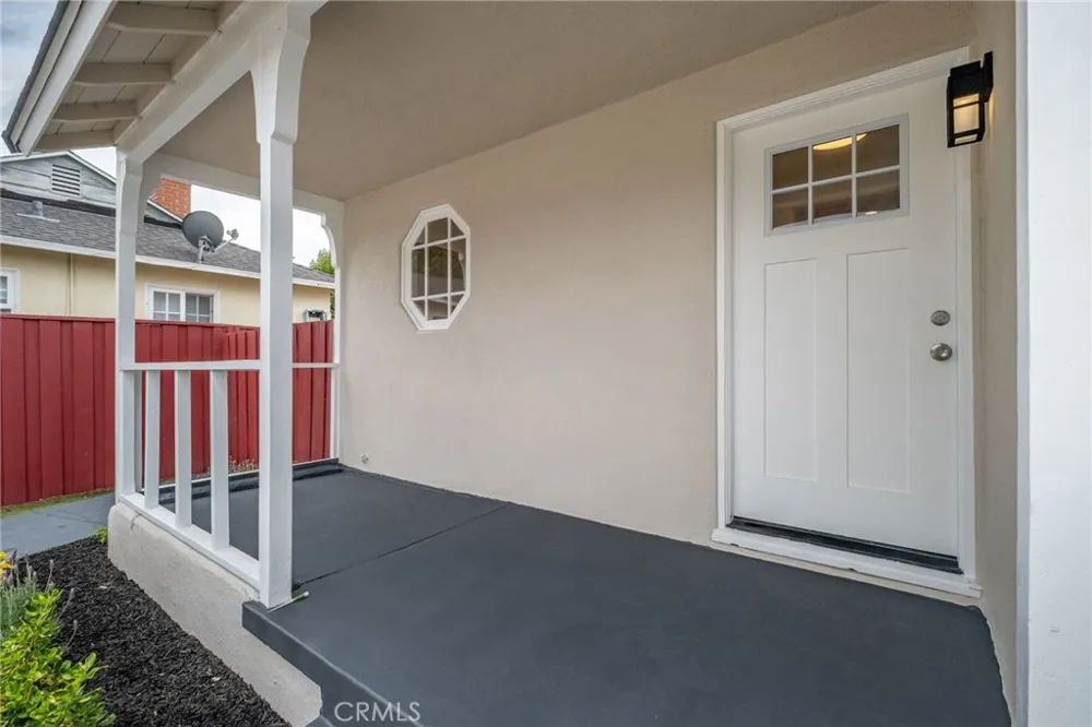 20756 Saticoy Street Winnetka, CA 91306