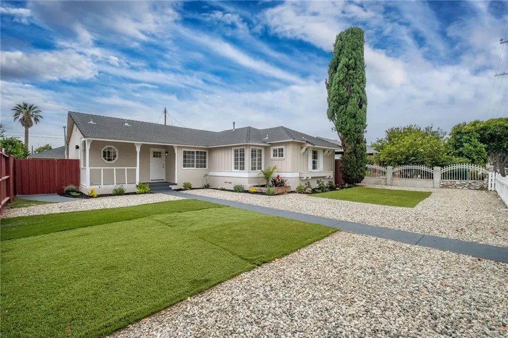 20756 Saticoy Street Winnetka, CA 91306