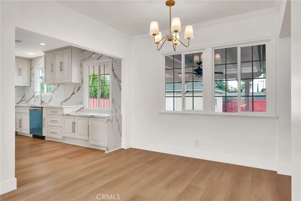20756 Saticoy Street Winnetka, CA 91306