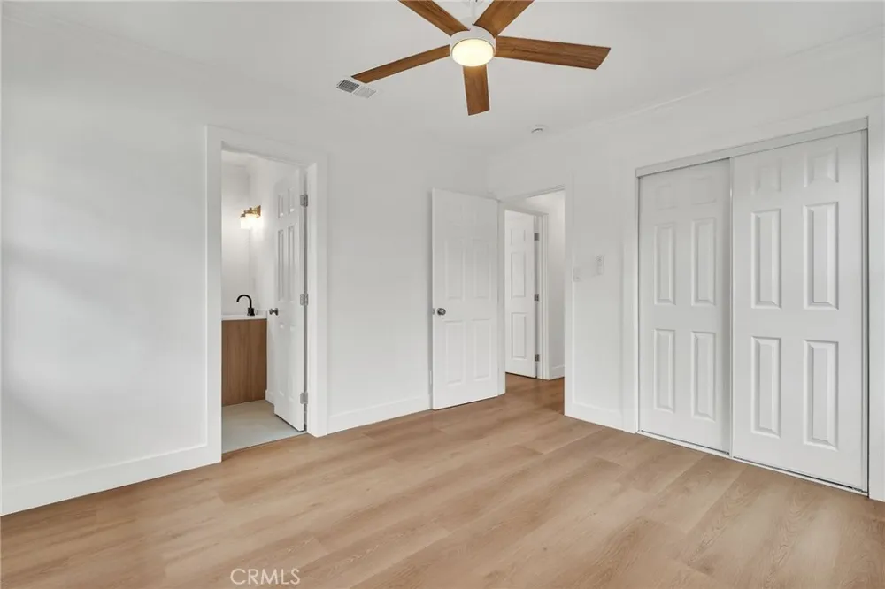 20756 Saticoy Street Winnetka, CA 91306