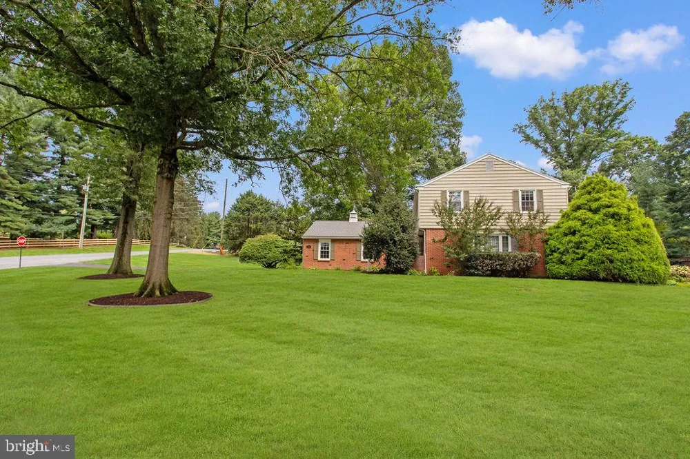 1545 VALLEY ROAD Lancaster, PA 17603
