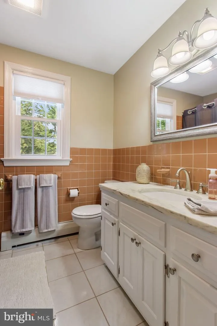 1545 VALLEY ROAD Lancaster, PA 17603