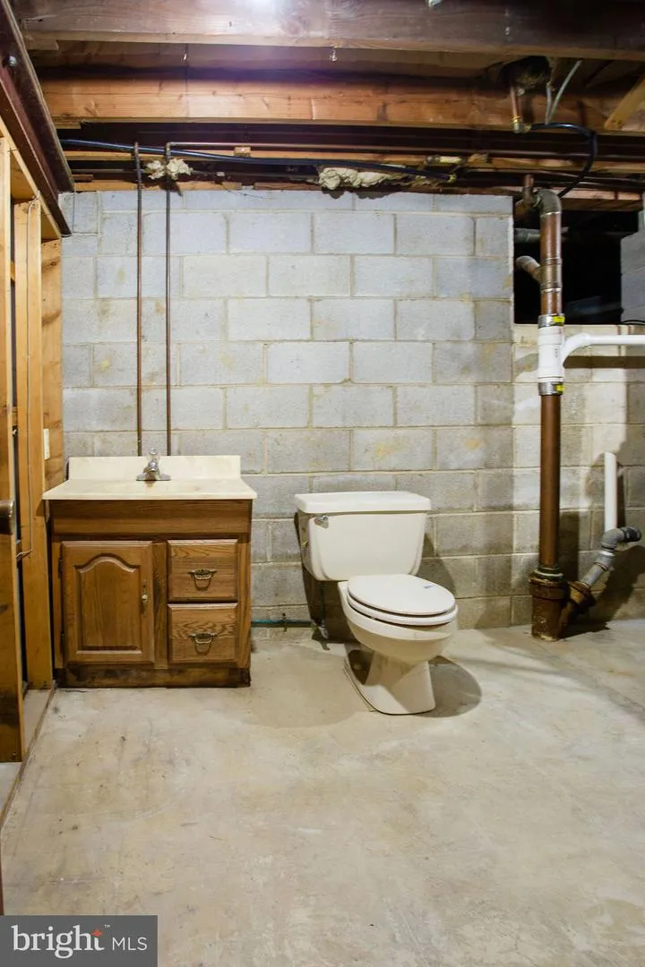1545 VALLEY ROAD Lancaster, PA 17603