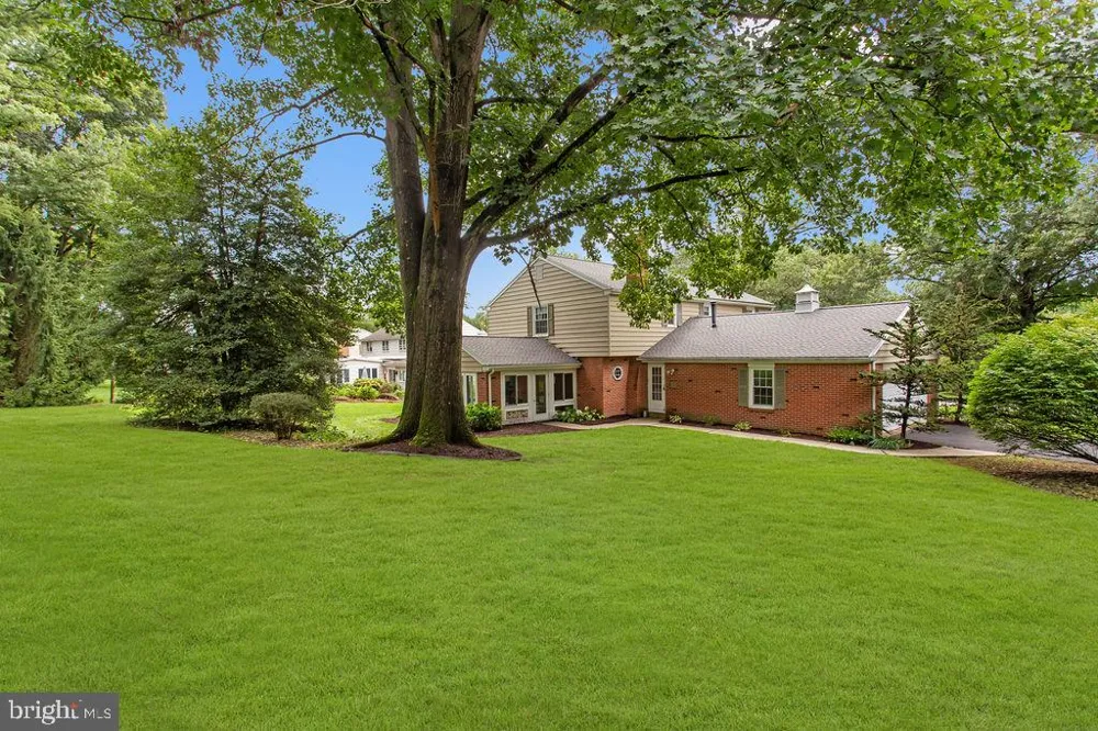 1545 VALLEY ROAD Lancaster, PA 17603