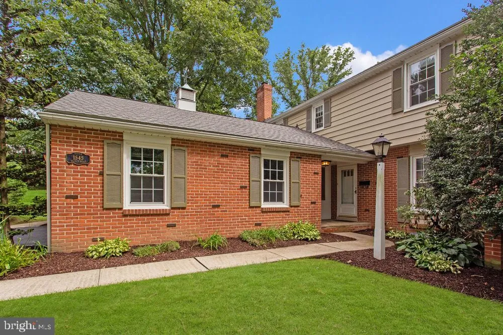 1545 VALLEY ROAD Lancaster, PA 17603