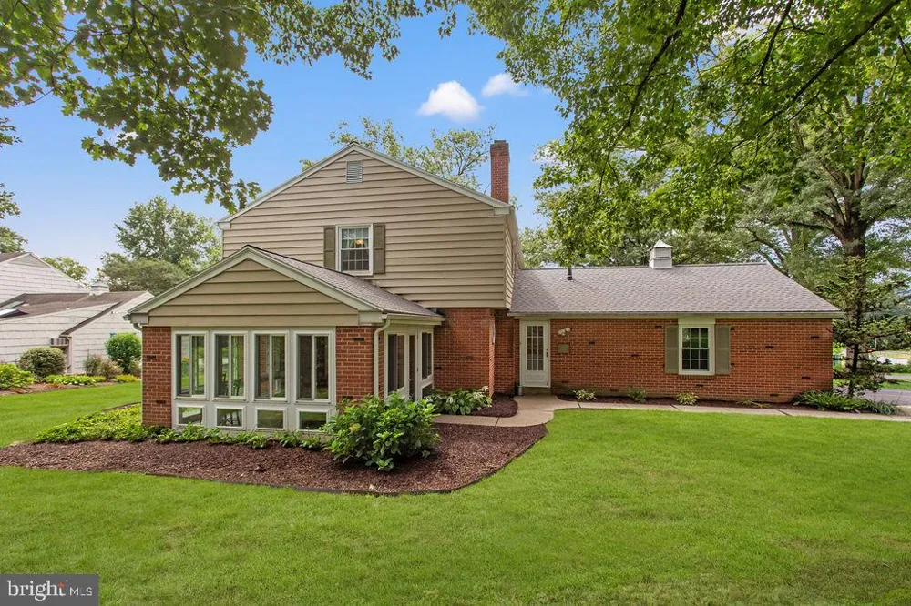 1545 VALLEY ROAD Lancaster, PA 17603