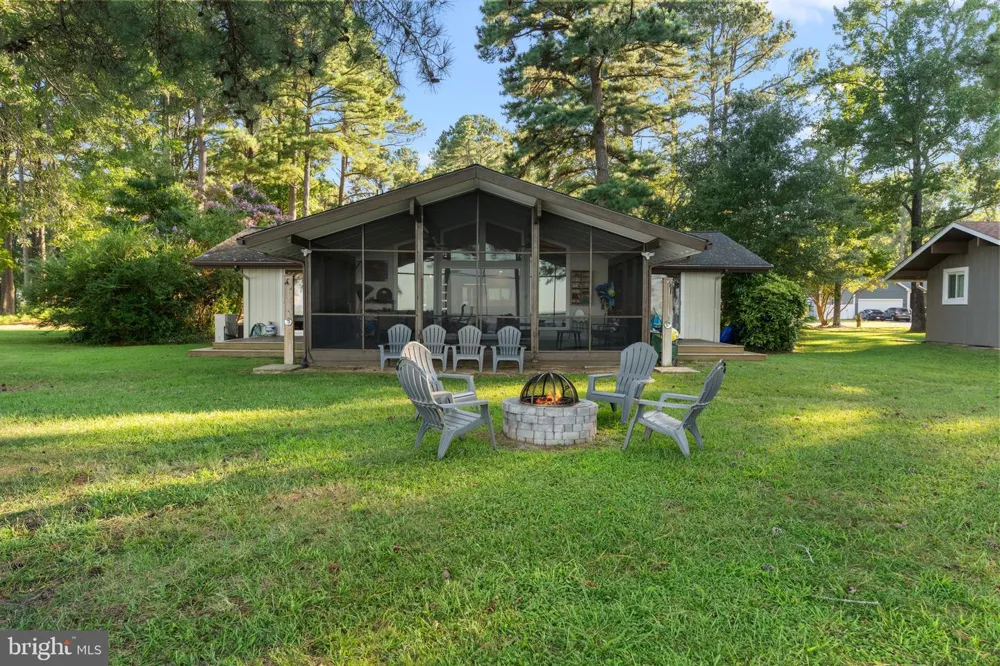 781 GLEBE ROAD Montross, VA 22520