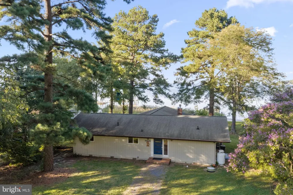 781 GLEBE ROAD Montross, VA 22520