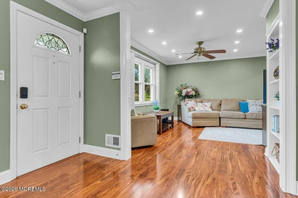 8 Highview Road East Brunswick, NJ 08816