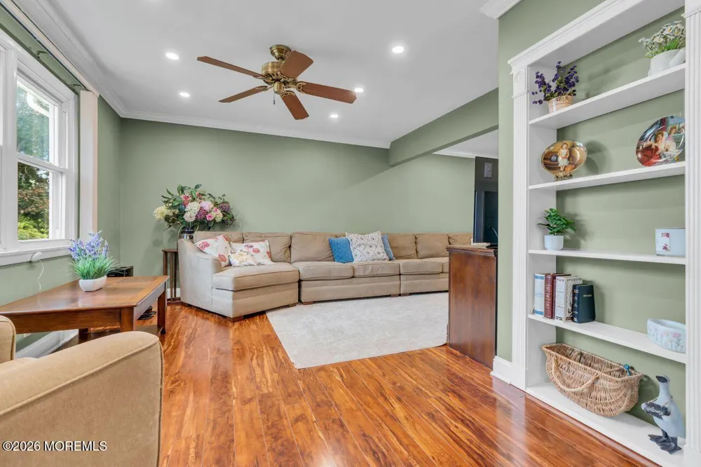 8 Highview Road East Brunswick, NJ 08816
