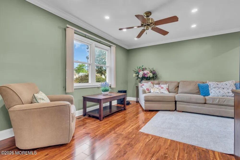 8 Highview Road East Brunswick, NJ 08816