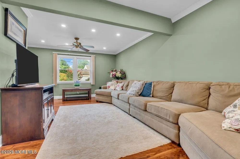 8 Highview Road East Brunswick, NJ 08816