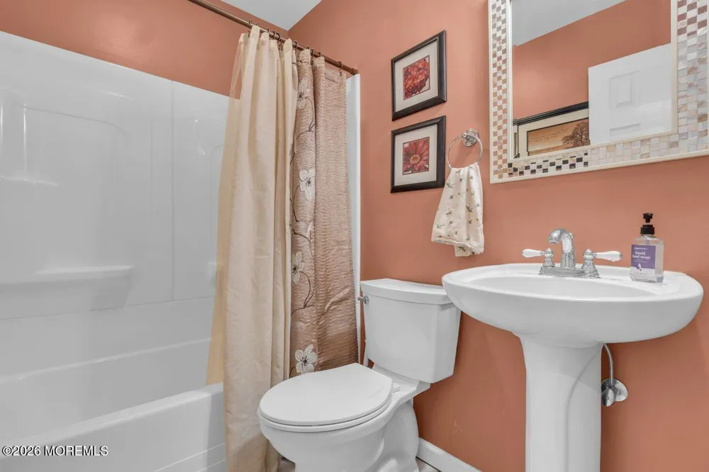 8 Highview Road East Brunswick, NJ 08816