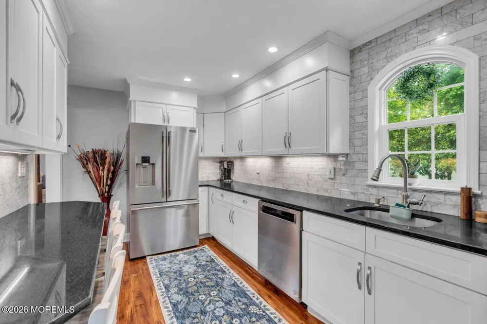 8 Highview Road East Brunswick, NJ 08816