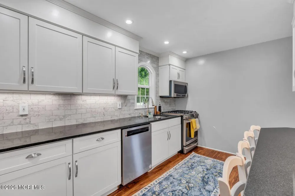 8 Highview Road East Brunswick, NJ 08816