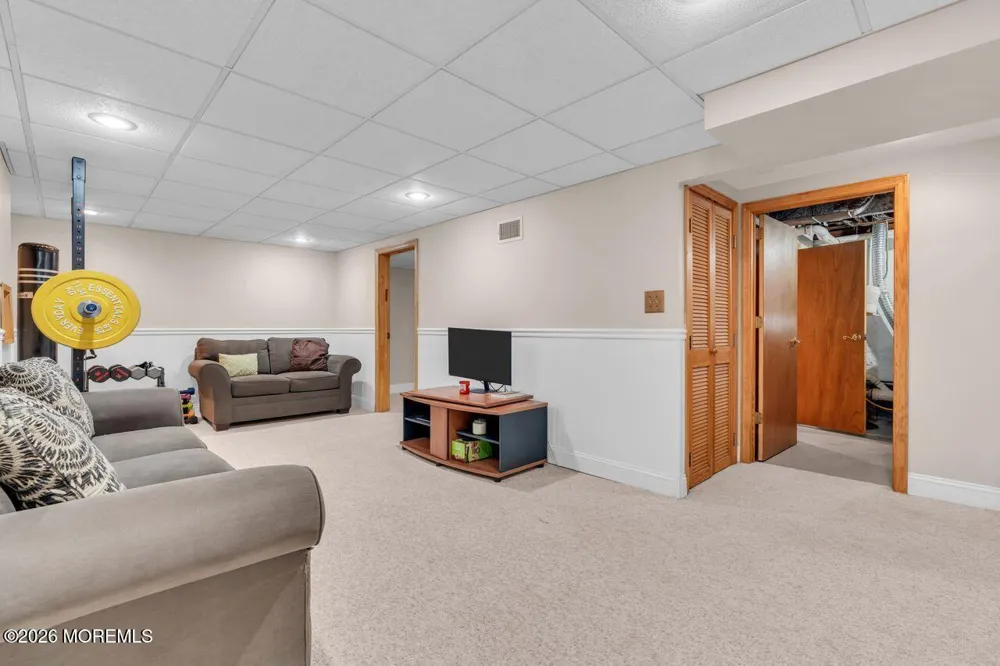 8 Highview Road East Brunswick, NJ 08816
