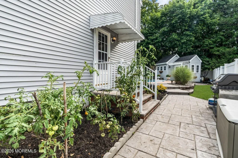 8 Highview Road East Brunswick, NJ 08816