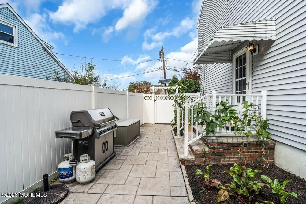 8 Highview Road East Brunswick, NJ 08816