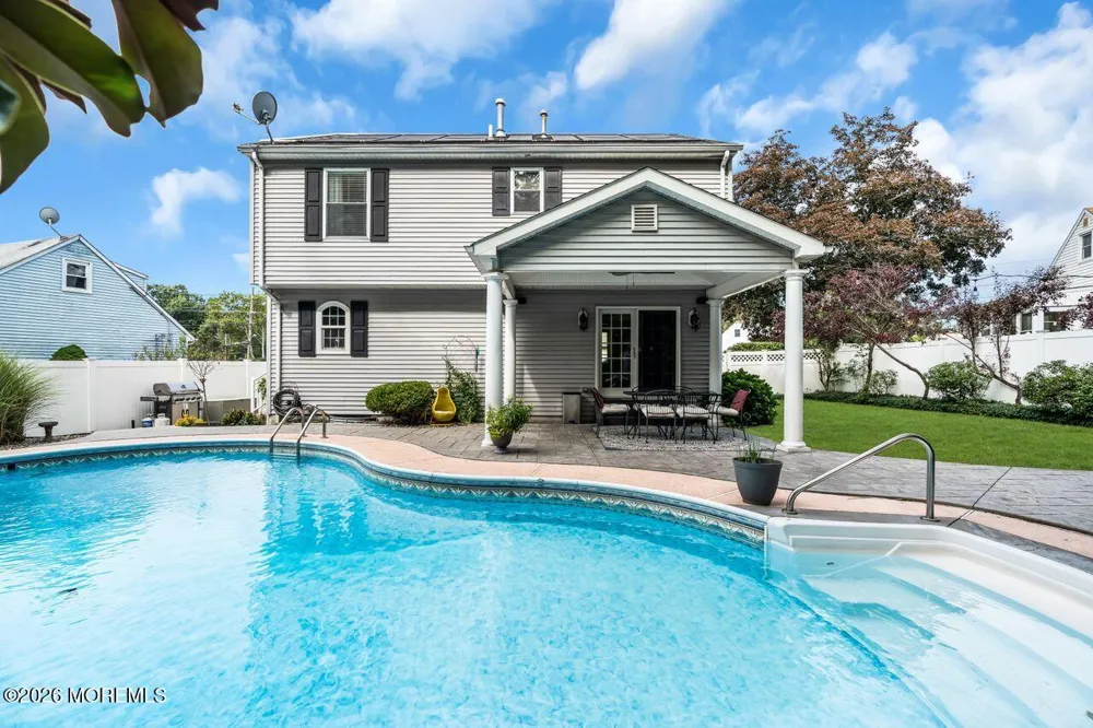 8 Highview Road East Brunswick, NJ 08816
