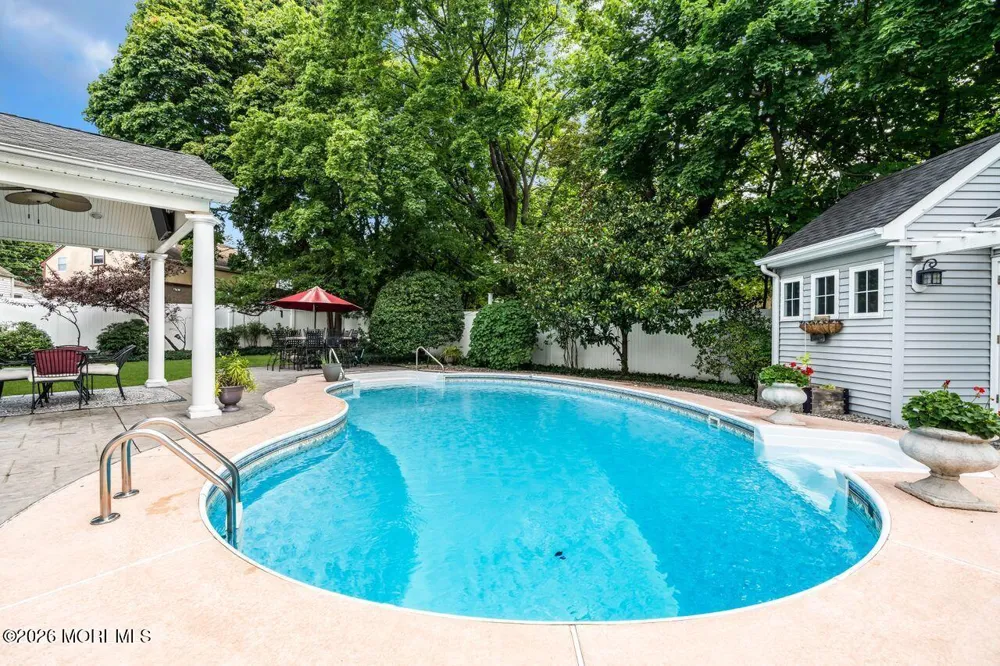 8 Highview Road East Brunswick, NJ 08816