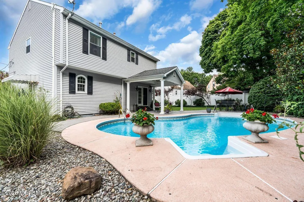 8 Highview Road East Brunswick, NJ 08816