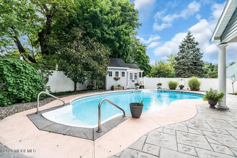 8 Highview Road East Brunswick, NJ 08816