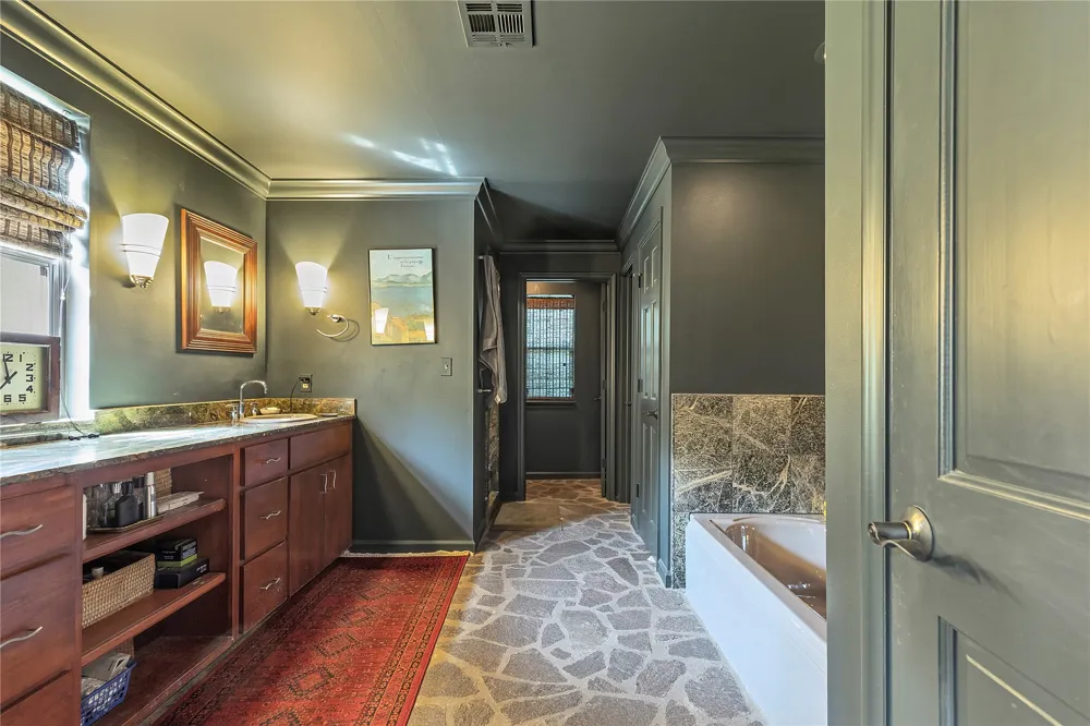 4730 S Columbia Place Tulsa, OK 74105