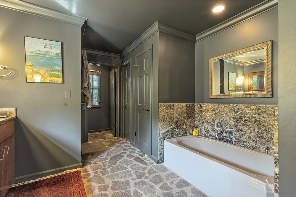 4730 S Columbia Place Tulsa, OK 74105