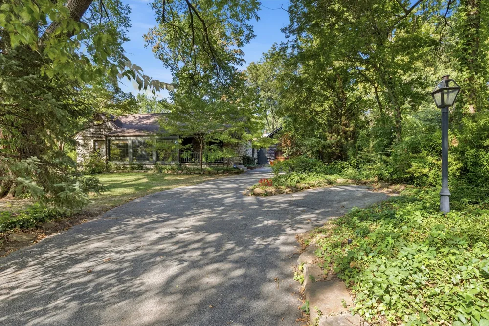 4730 S Columbia Place Tulsa, OK 74105