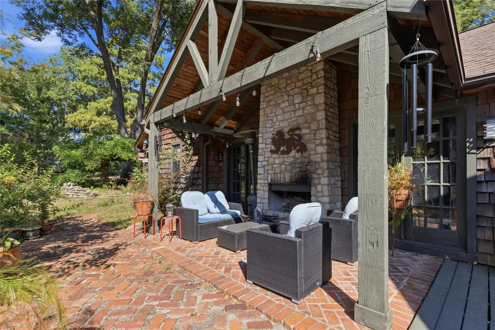4730 S Columbia Place Tulsa, OK 74105
