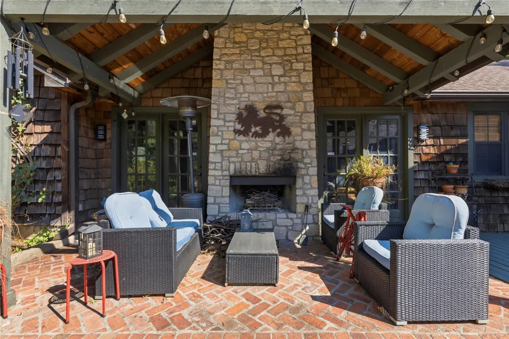 4730 S Columbia Place Tulsa, OK 74105