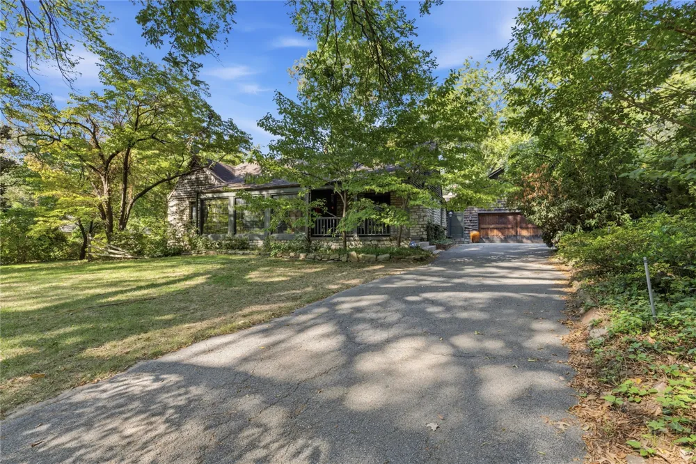 4730 S Columbia Place Tulsa, OK 74105