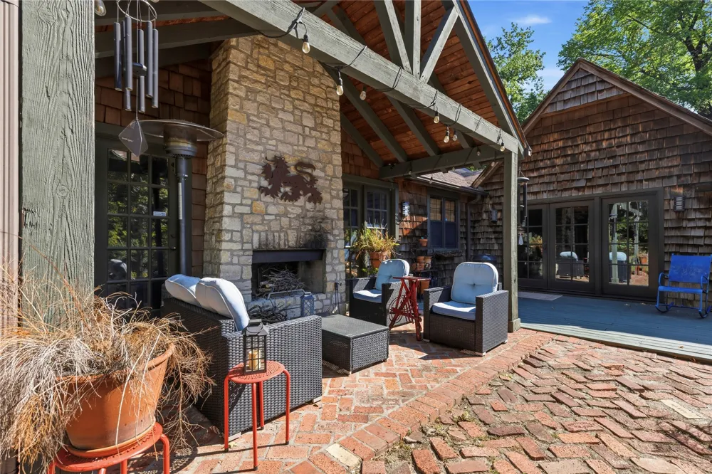 4730 S Columbia Place Tulsa, OK 74105