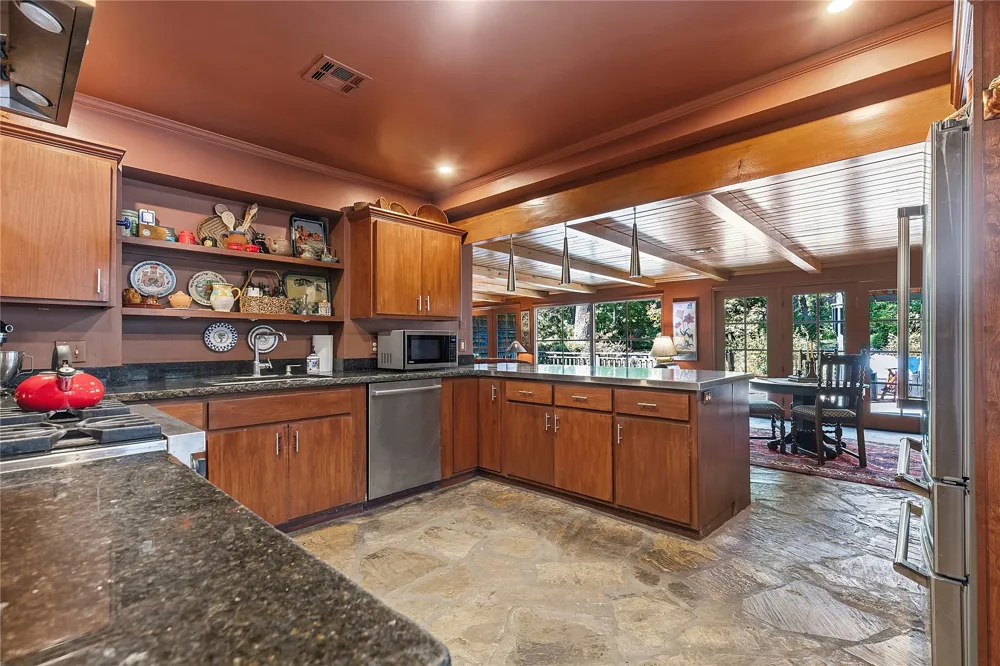4730 S Columbia Place Tulsa, OK 74105