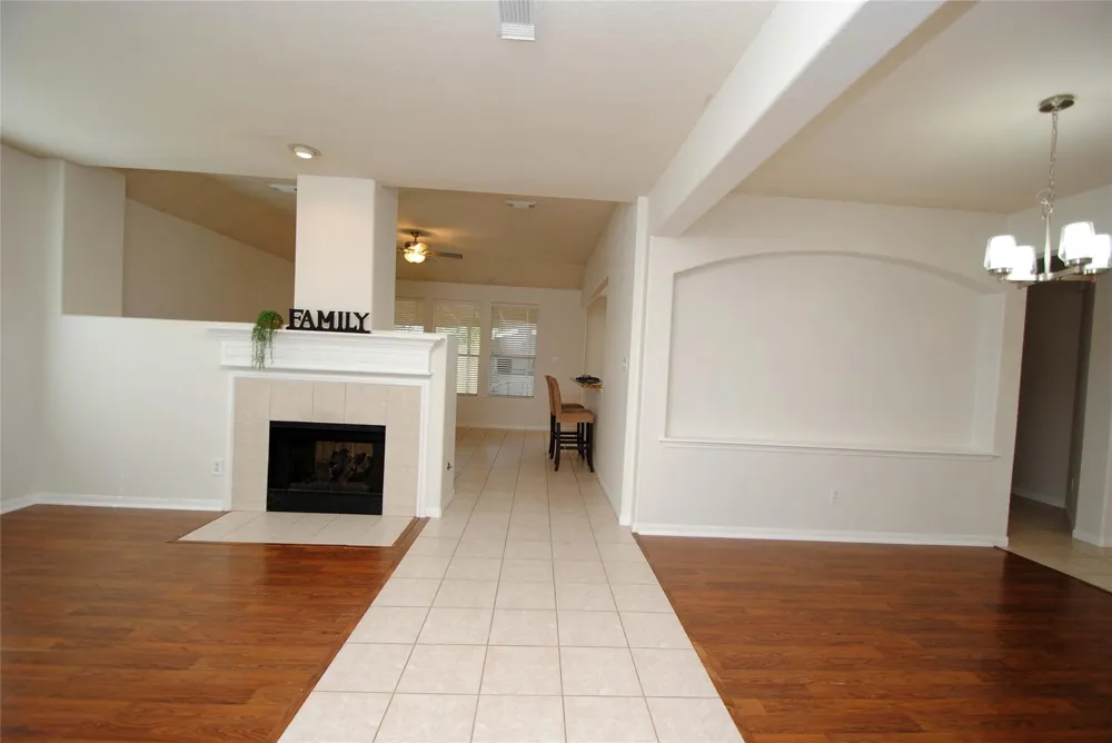 10519 Village Lake Drive Missouri City, TX 77459