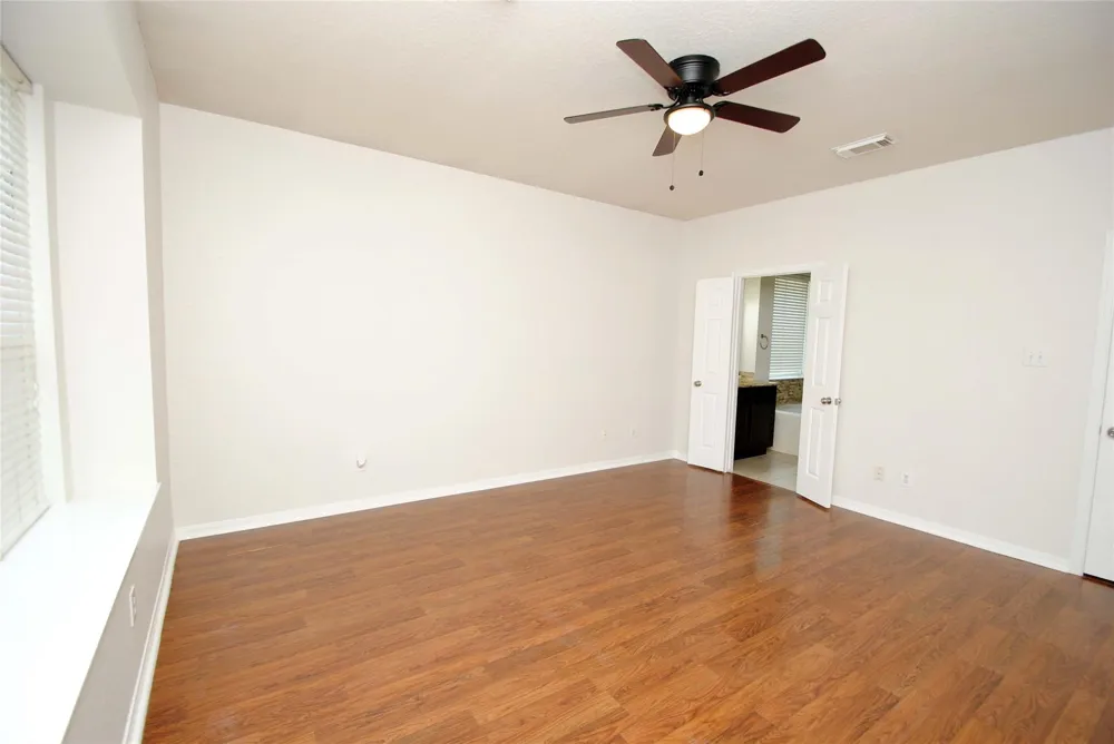 10519 Village Lake Drive Missouri City, TX 77459