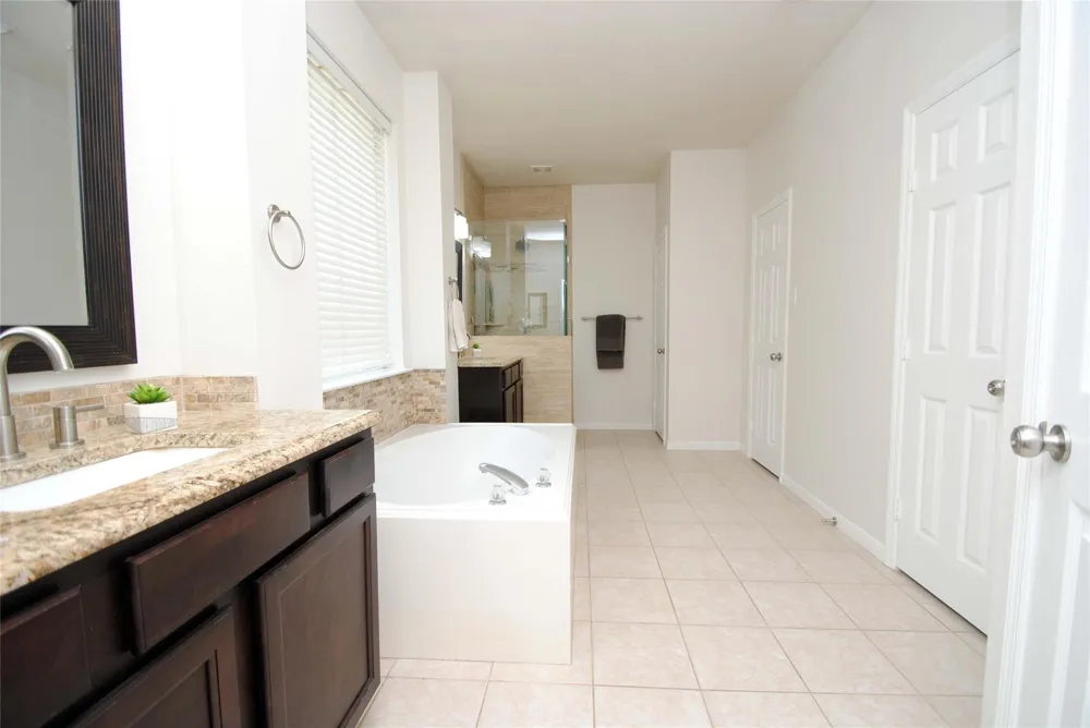 10519 Village Lake Drive Missouri City, TX 77459