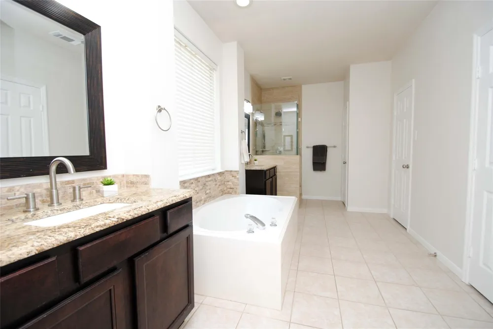 10519 Village Lake Drive Missouri City, TX 77459