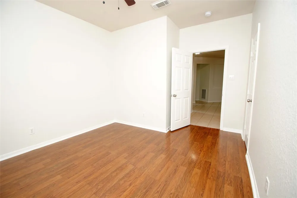 10519 Village Lake Drive Missouri City, TX 77459